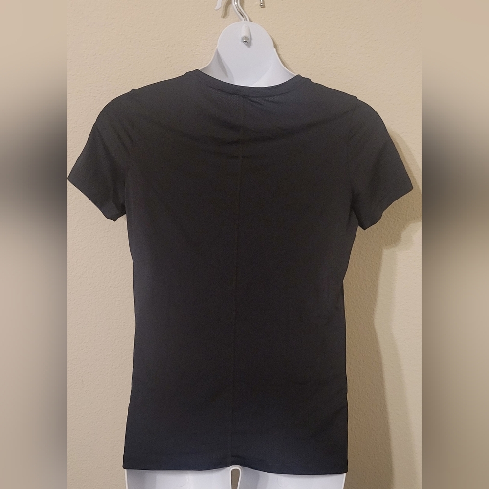Under Armour Women's Short Sleeve Black Tee - Picture 4 of 5